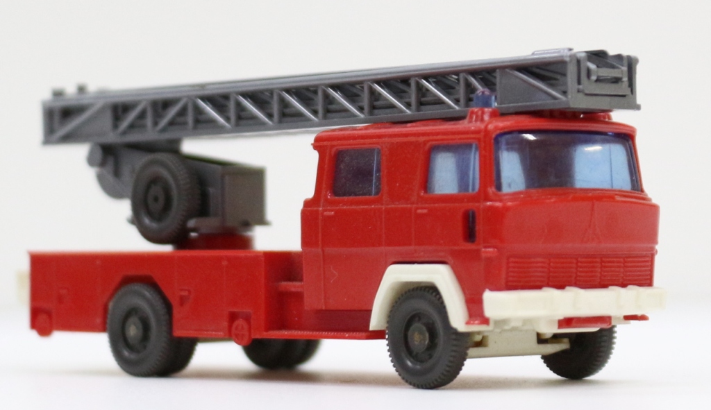 A0097 Herpa HO scala 1:87 Autoscala Vigili d fuoco MAGIURUS usato senza scatola A0097 Herpa HO scala 1:87 Autoscala Vigili d fuoco MAGIURUS usato senza scatola