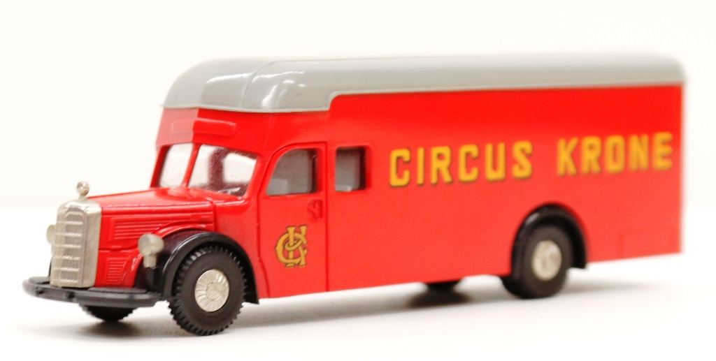 A0111 Brekina HO scala 1:87 AUTOMEZZO circo Krone usato senza scatola A0111 Brekina HO scala 1:87 AUTOMEZZO circo Krone usato senza scatola