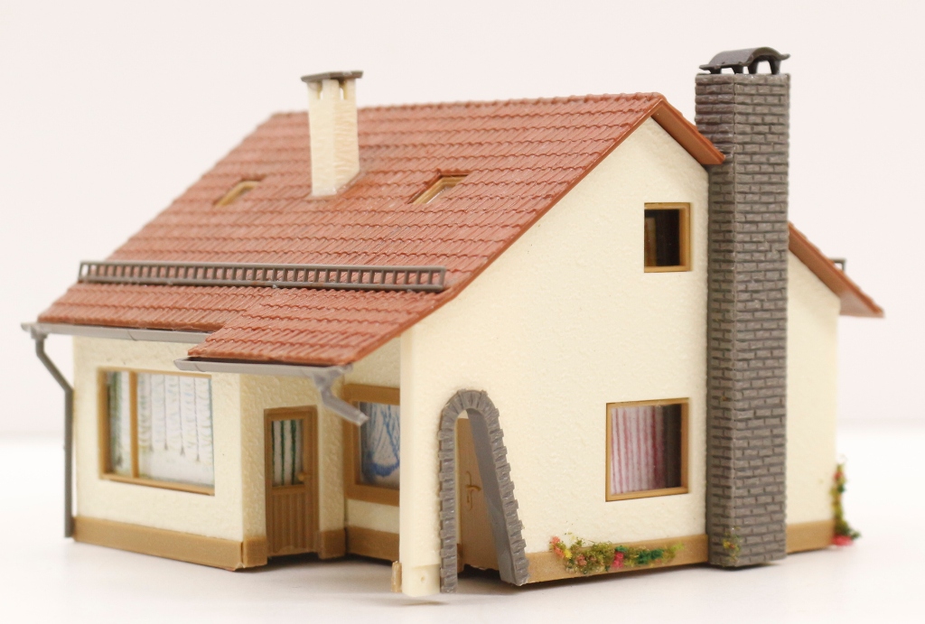 923DM HO Fabbricato tipico villetta montato colorato e illuminato scala 1:87 923DM HO Fabbricato tipico villetta montato colorato e illuminato scala 1:87